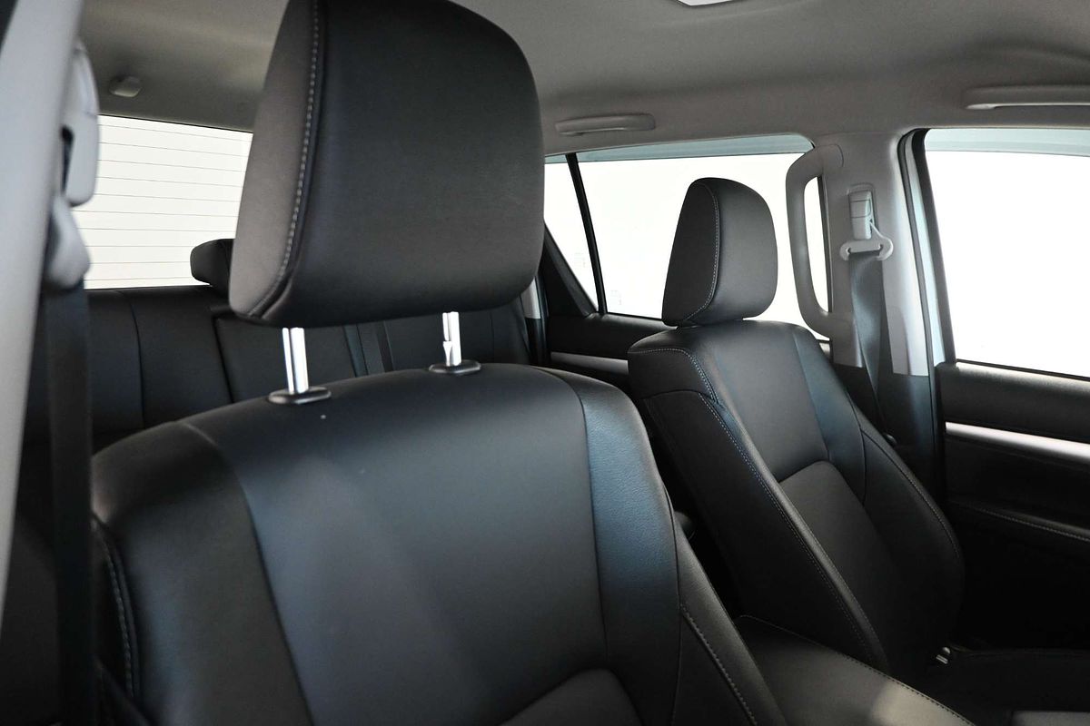 2025 Toyota Hilux SR5 GUN126R 4X4