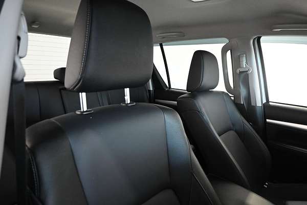 2025 Toyota Hilux SR5 GUN126R 4X4