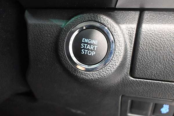 2025 Toyota Hilux SR5 GUN126R 4X4