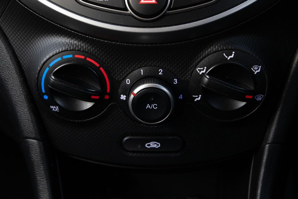 2015 Hyundai Accent Active RB2