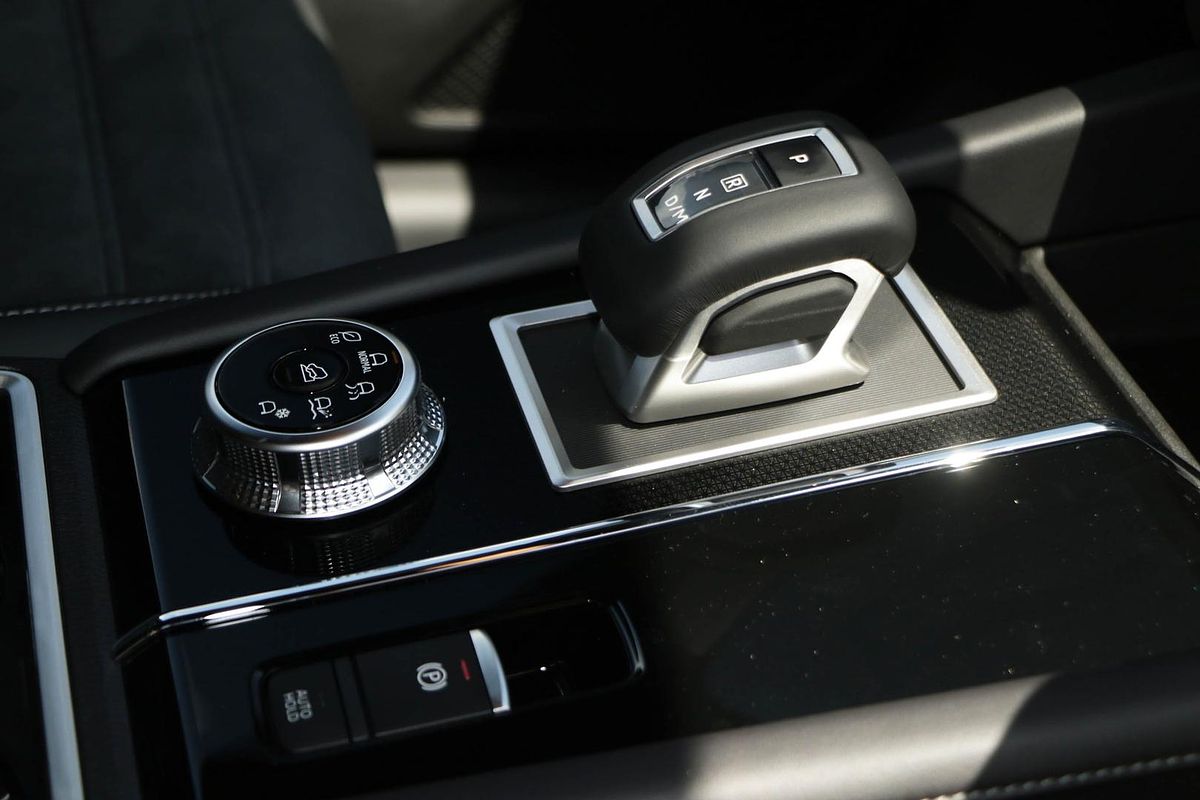2024 Mitsubishi Outlander Black Edition ZM