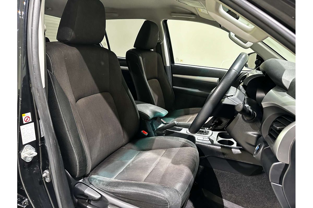 2017 Toyota Hilux SR5 GUN126R 4X4