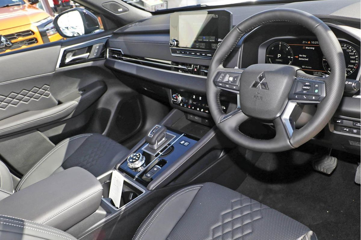 2025 Mitsubishi Outlander PHEV GSR ZM