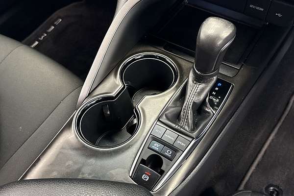 2022 Toyota Camry Ascent Sport AXVH70R