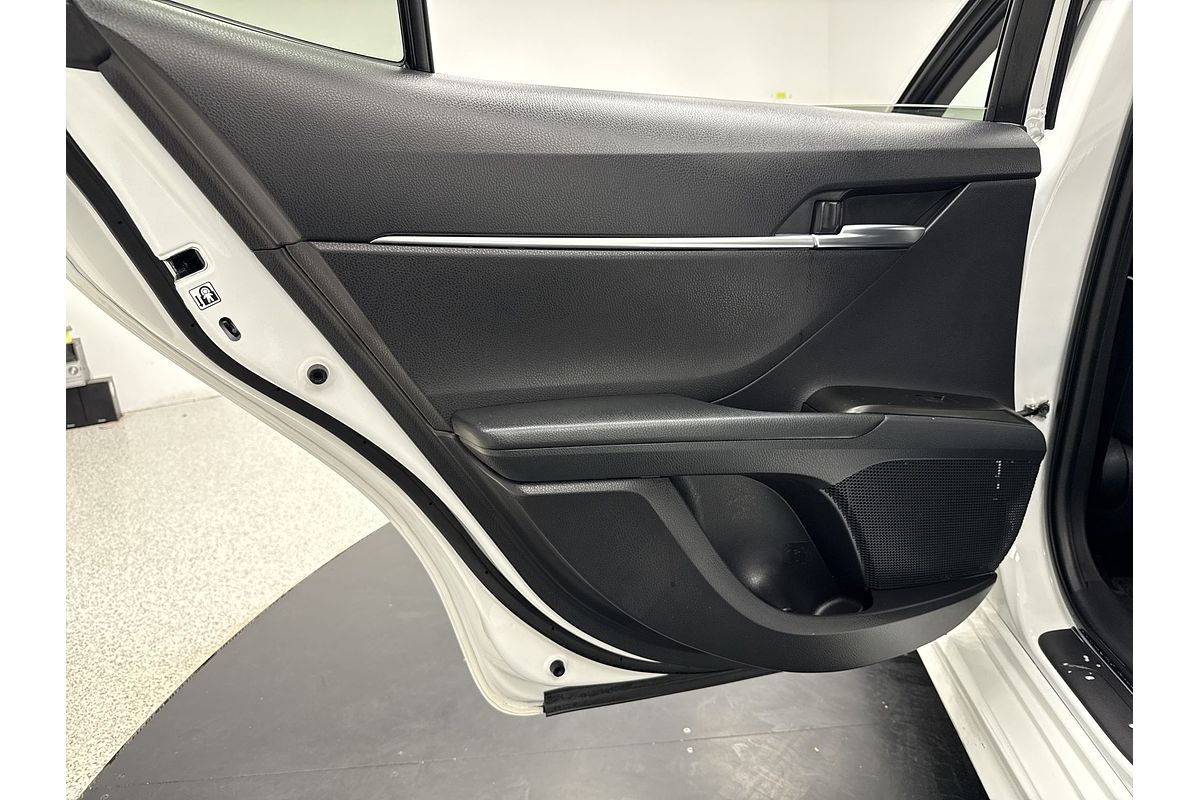 2022 Toyota Camry Ascent Sport AXVH70R