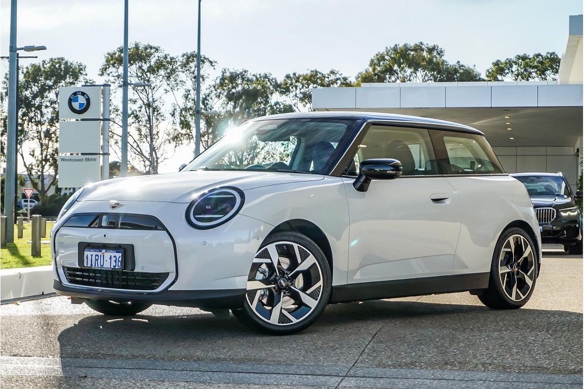 2024 MINI Cooper E Classic J01