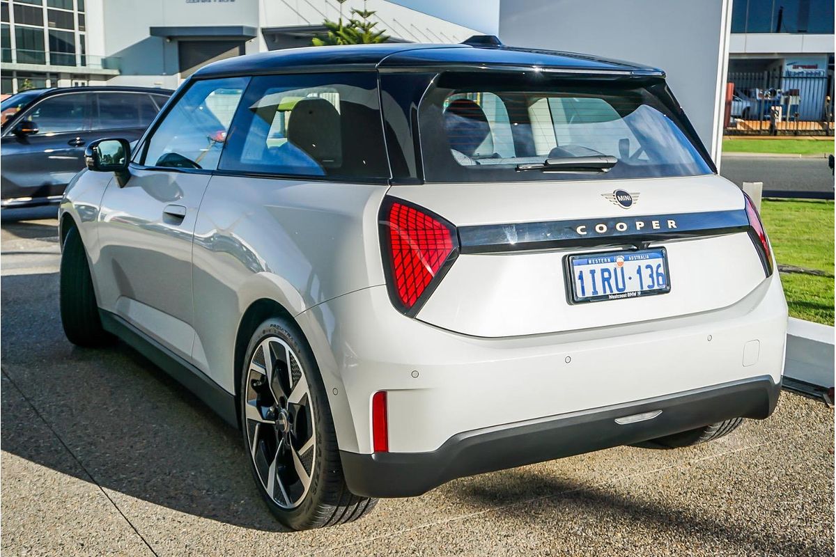 2024 MINI Cooper E Classic J01