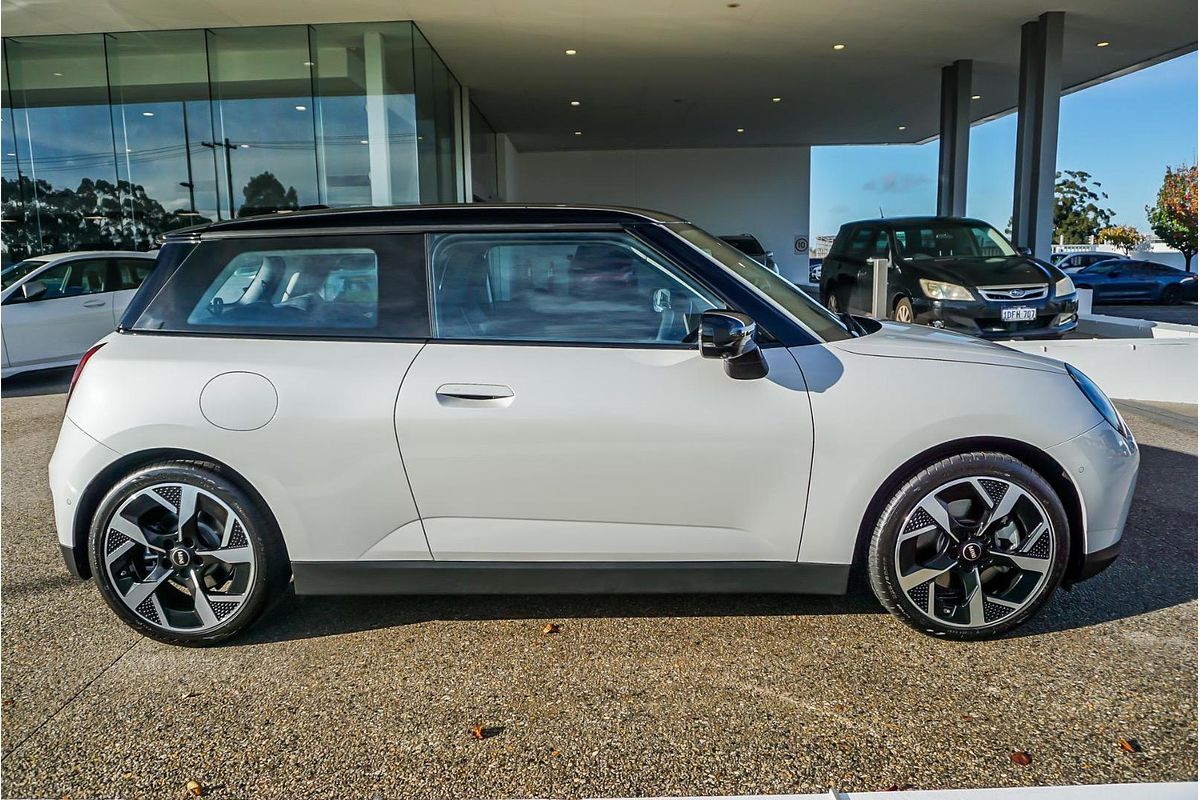 2024 MINI Cooper E Classic J01