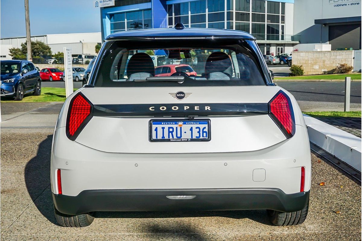 2024 MINI Cooper E Classic J01