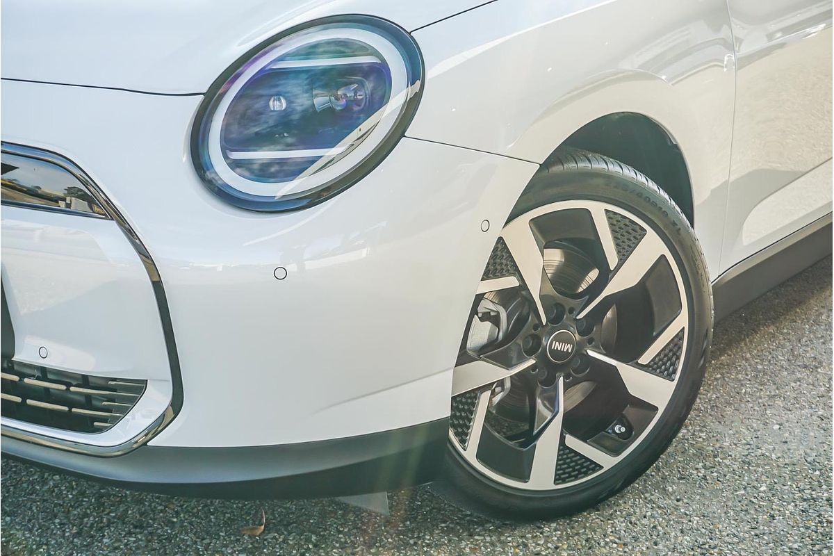 2024 MINI Cooper E Classic J01