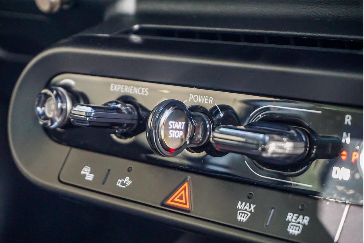 2024 MINI Cooper E Classic J01