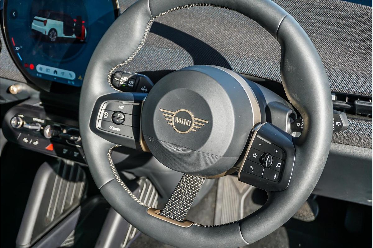 2024 MINI Cooper E Classic J01