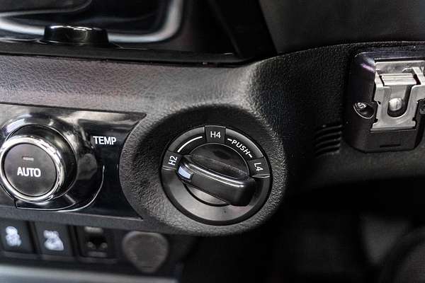 2020 Toyota Hilux SR5 GUN126R 4X4