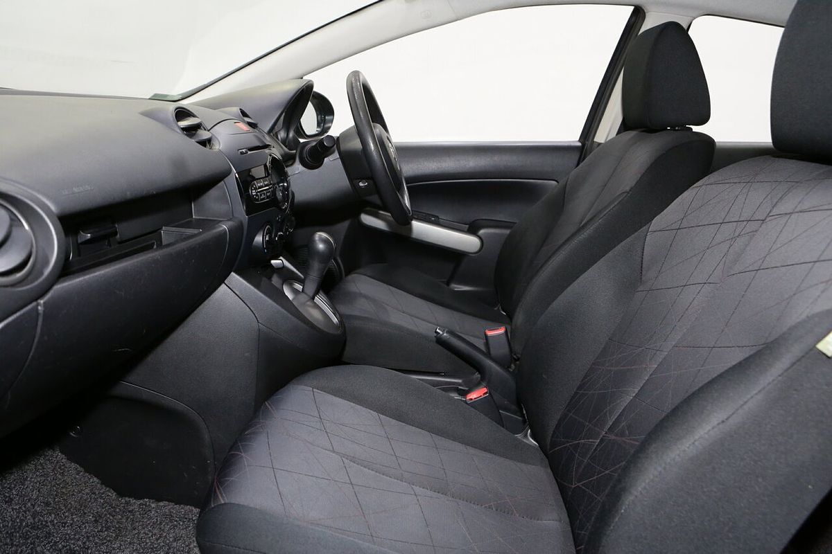 2013 Mazda 2 Genki DE Series 2