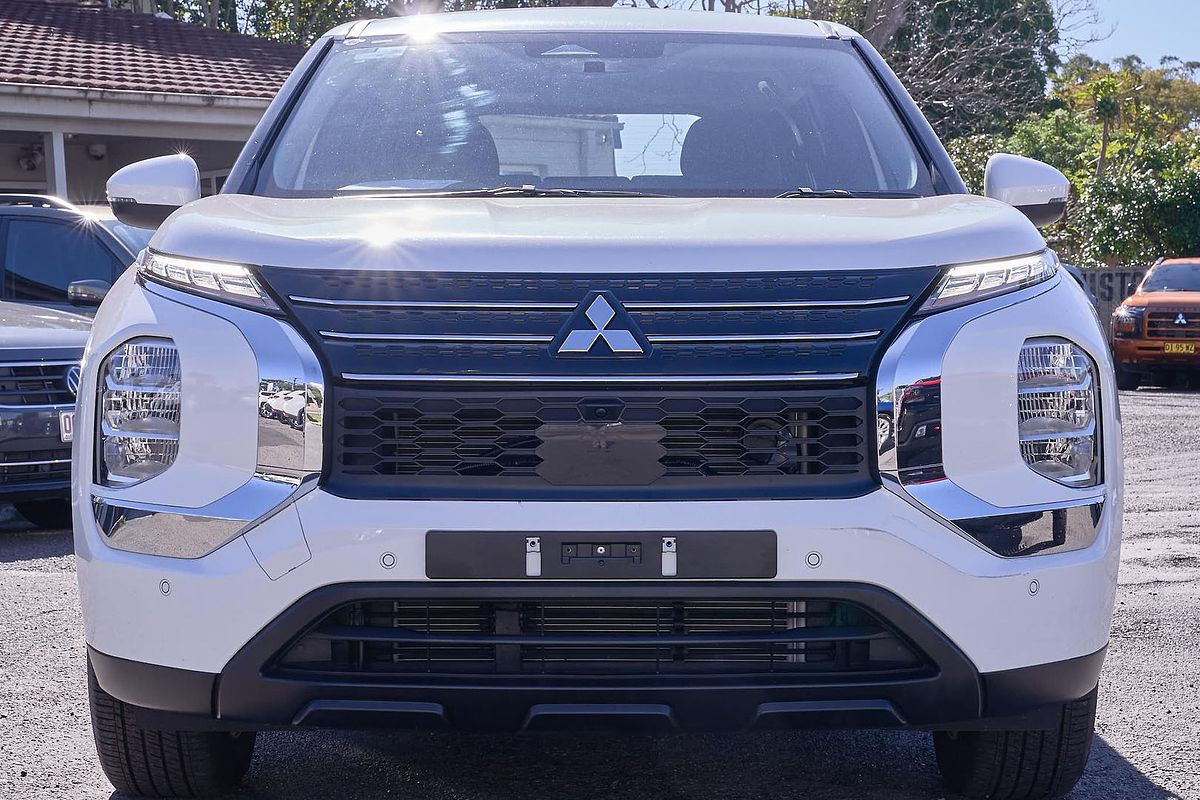2024 Mitsubishi Outlander ES ZM