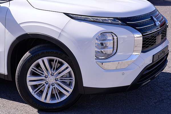 2024 Mitsubishi Outlander ES ZM