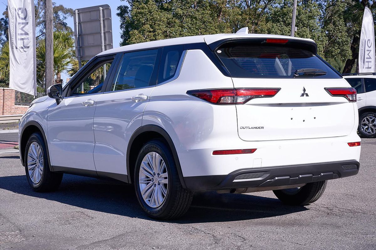 2024 Mitsubishi Outlander ES ZM