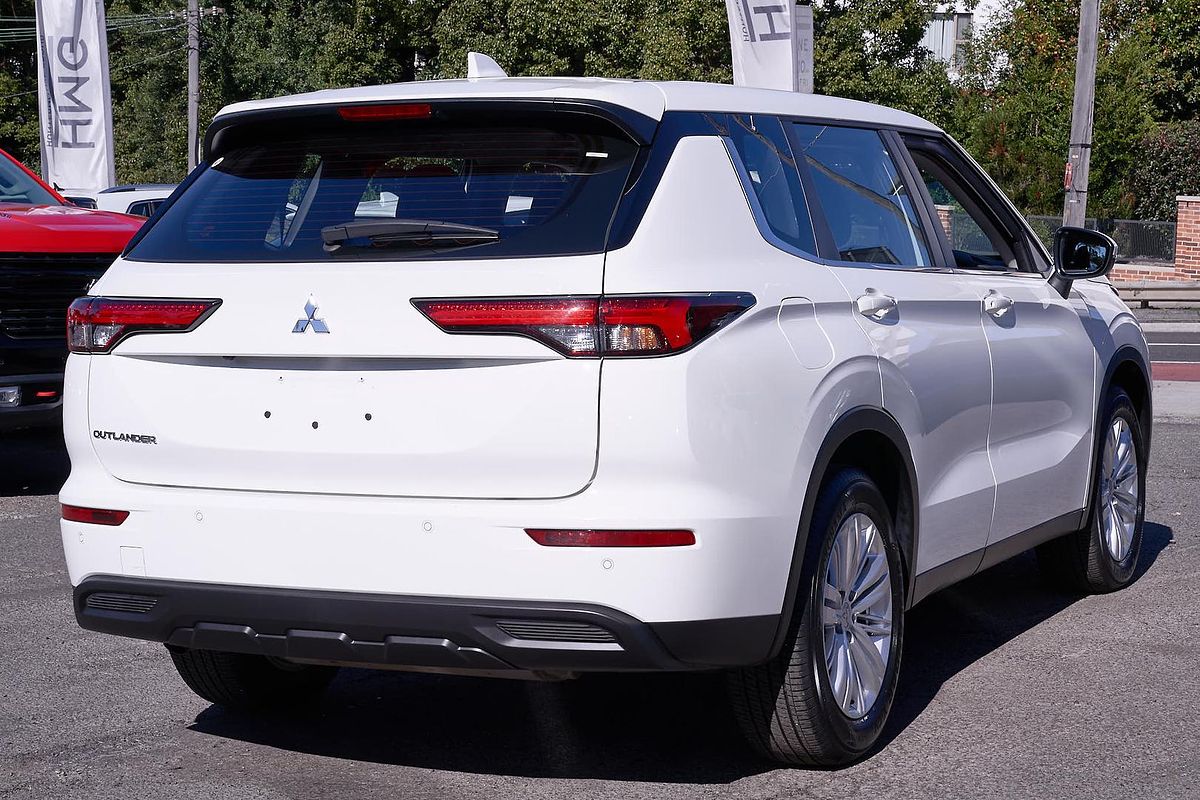 2024 Mitsubishi Outlander ES ZM