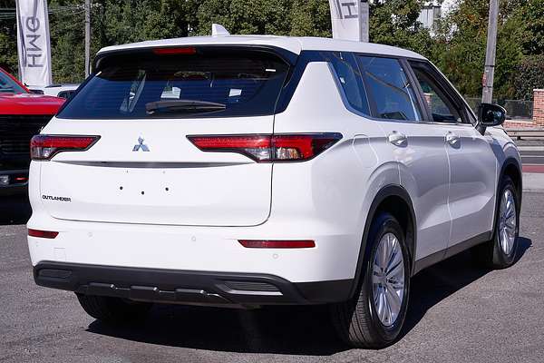 2024 Mitsubishi Outlander ES ZM