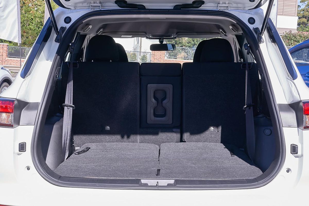 2024 Mitsubishi Outlander ES ZM
