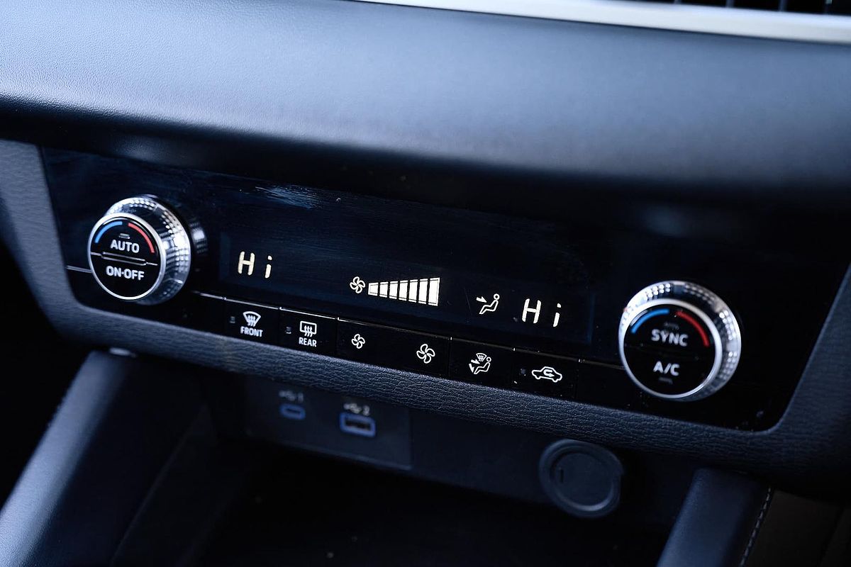 2024 Mitsubishi Outlander ES ZM