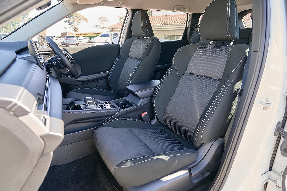 2024 Mitsubishi Outlander ES ZM