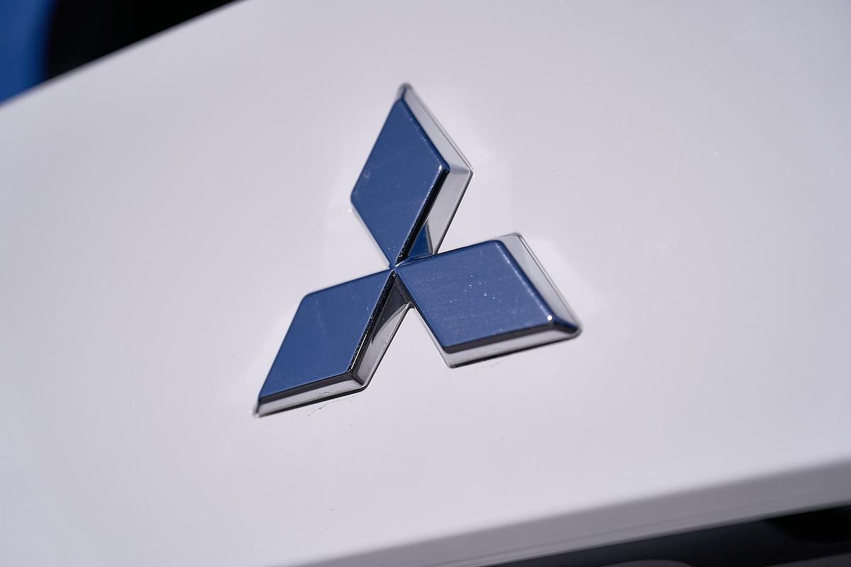 2024 Mitsubishi Outlander ES ZM