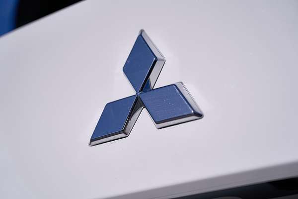 2024 Mitsubishi Outlander ES ZM