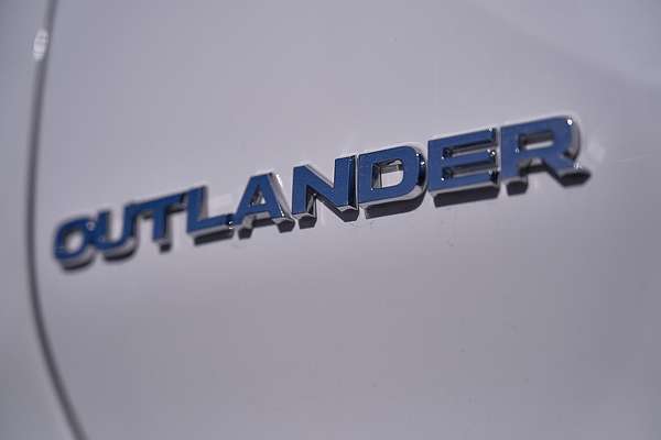 2024 Mitsubishi Outlander ES ZM