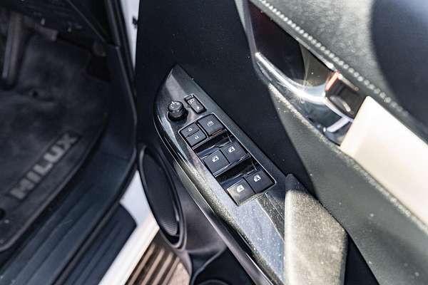 2020 Toyota Hilux SR5 GUN126R 4X4