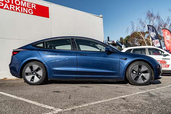 2022 Tesla Model 3 Rear-Wheel Drive