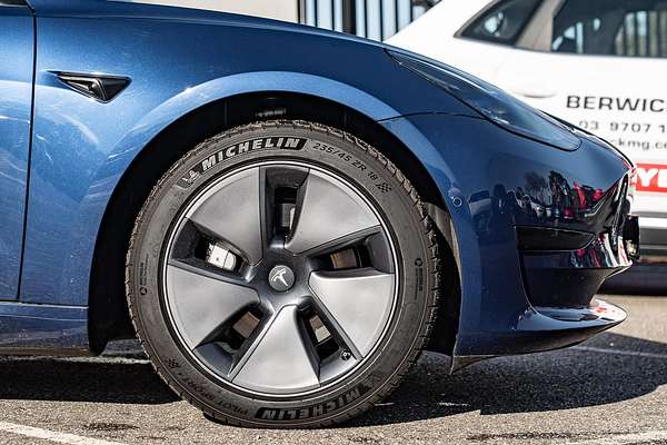 2022 Tesla Model 3 Rear-Wheel Drive