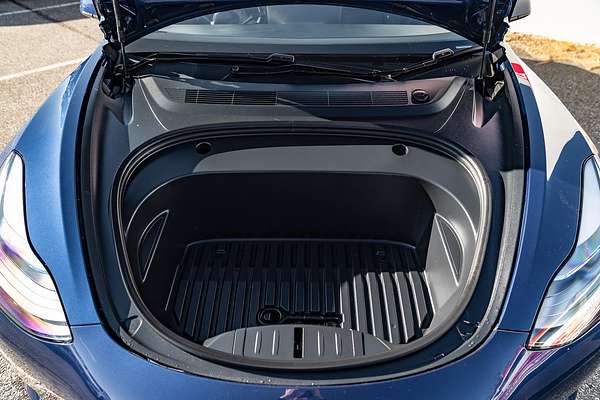 2022 Tesla Model 3 Rear-Wheel Drive