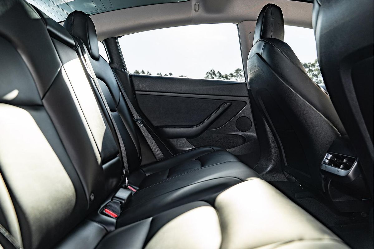 2022 Tesla Model 3 Rear-Wheel Drive