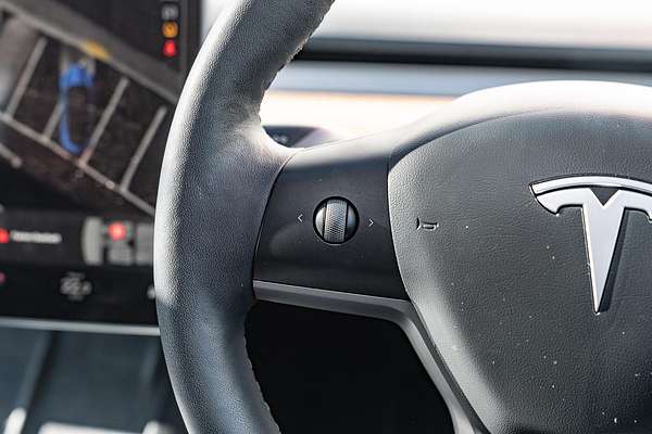 2022 Tesla Model 3 Rear-Wheel Drive