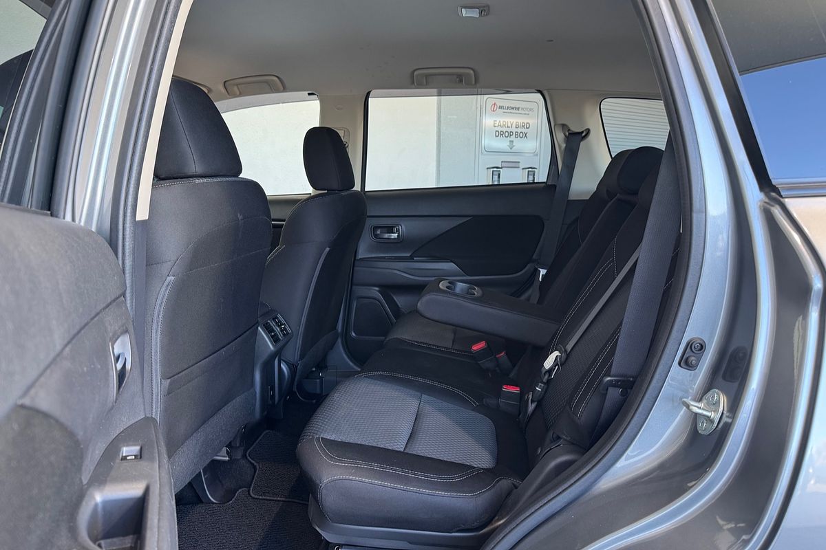 2020 Mitsubishi Outlander ES ZL