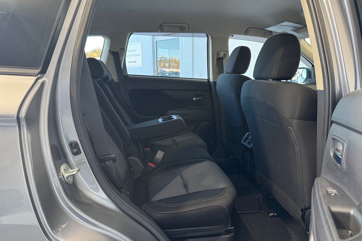 2020 Mitsubishi Outlander ES ZL