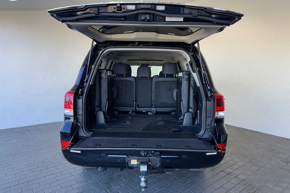 2020 Toyota Landcruiser Sahara VDJ200R