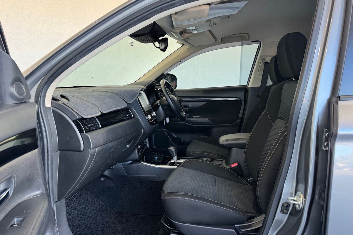 2020 Mitsubishi Outlander ES ZL