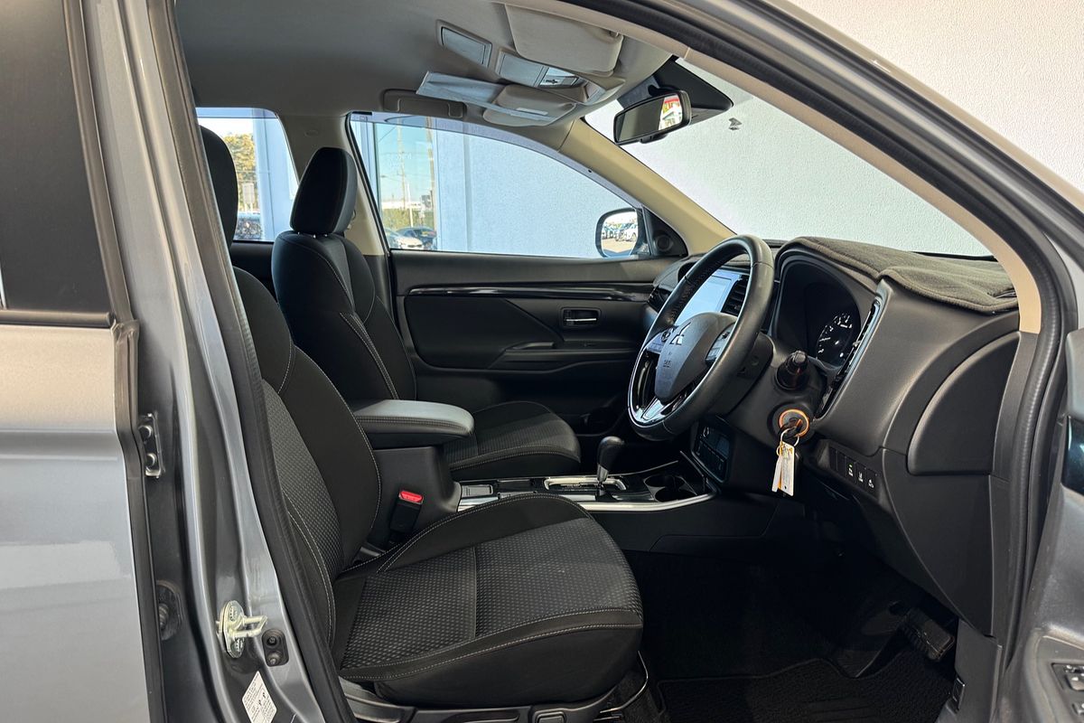 2020 Mitsubishi Outlander ES ZL