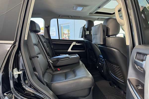 2020 Toyota Landcruiser Sahara VDJ200R