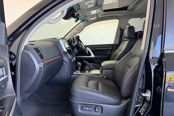 2020 Toyota Landcruiser Sahara VDJ200R