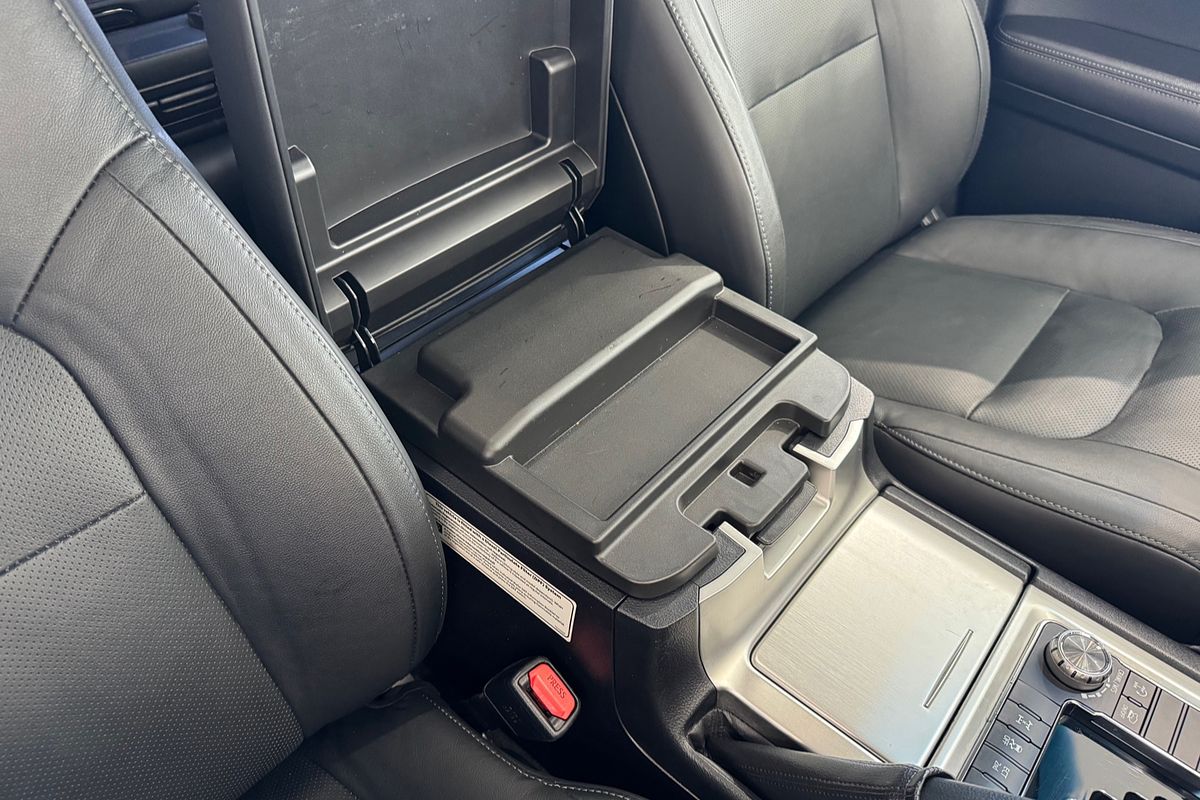 2020 Toyota Landcruiser Sahara VDJ200R