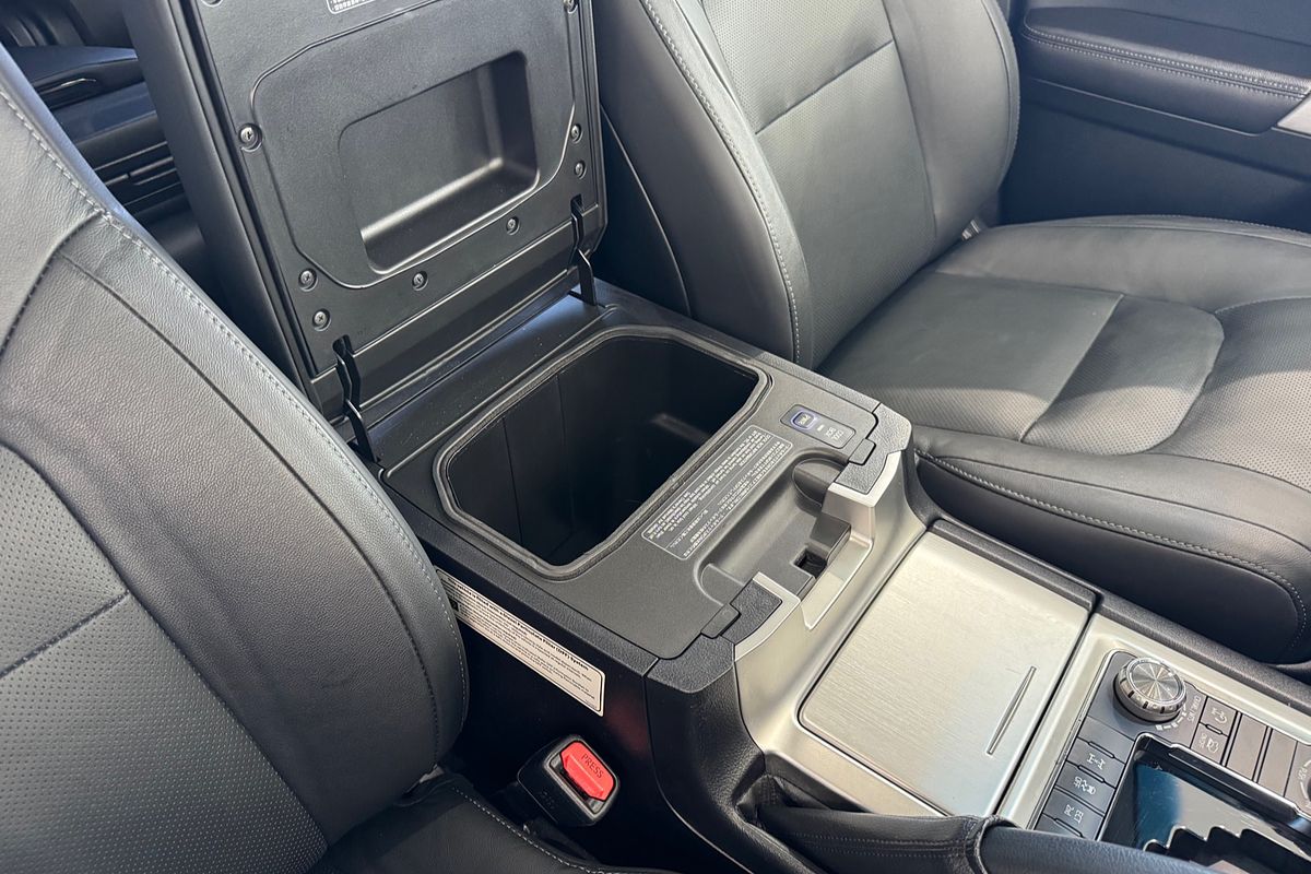 2020 Toyota Landcruiser Sahara VDJ200R