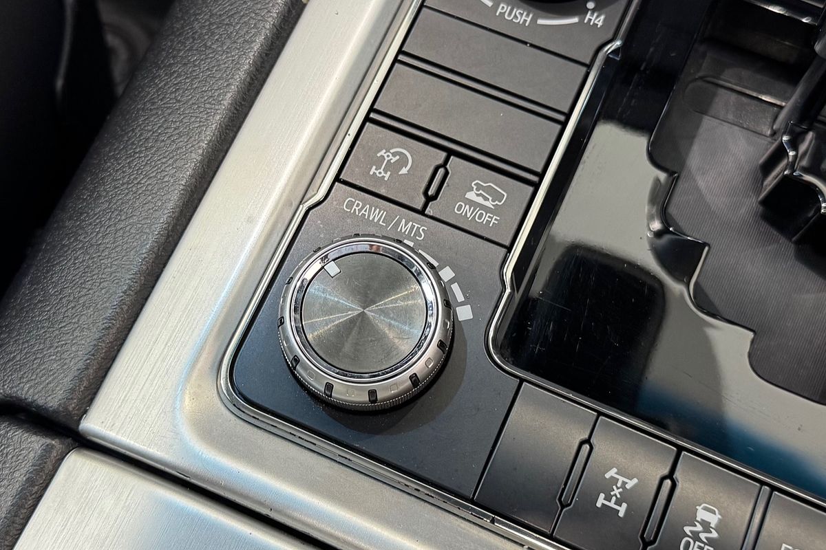 2020 Toyota Landcruiser Sahara VDJ200R