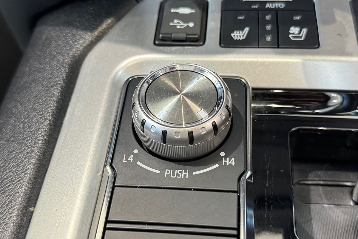 2020 Toyota Landcruiser Sahara VDJ200R