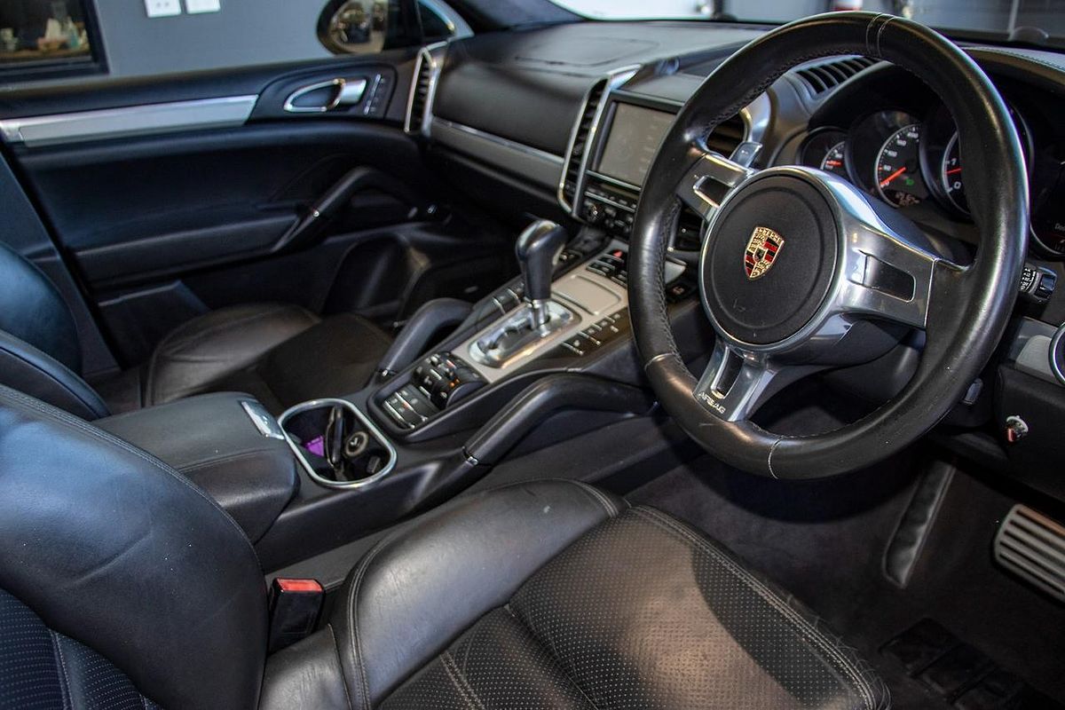 2010 Porsche Cayenne Turbo 9PA