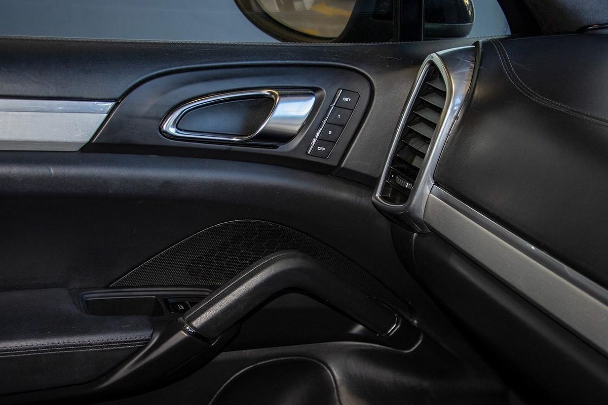 2010 Porsche Cayenne Turbo 9PA