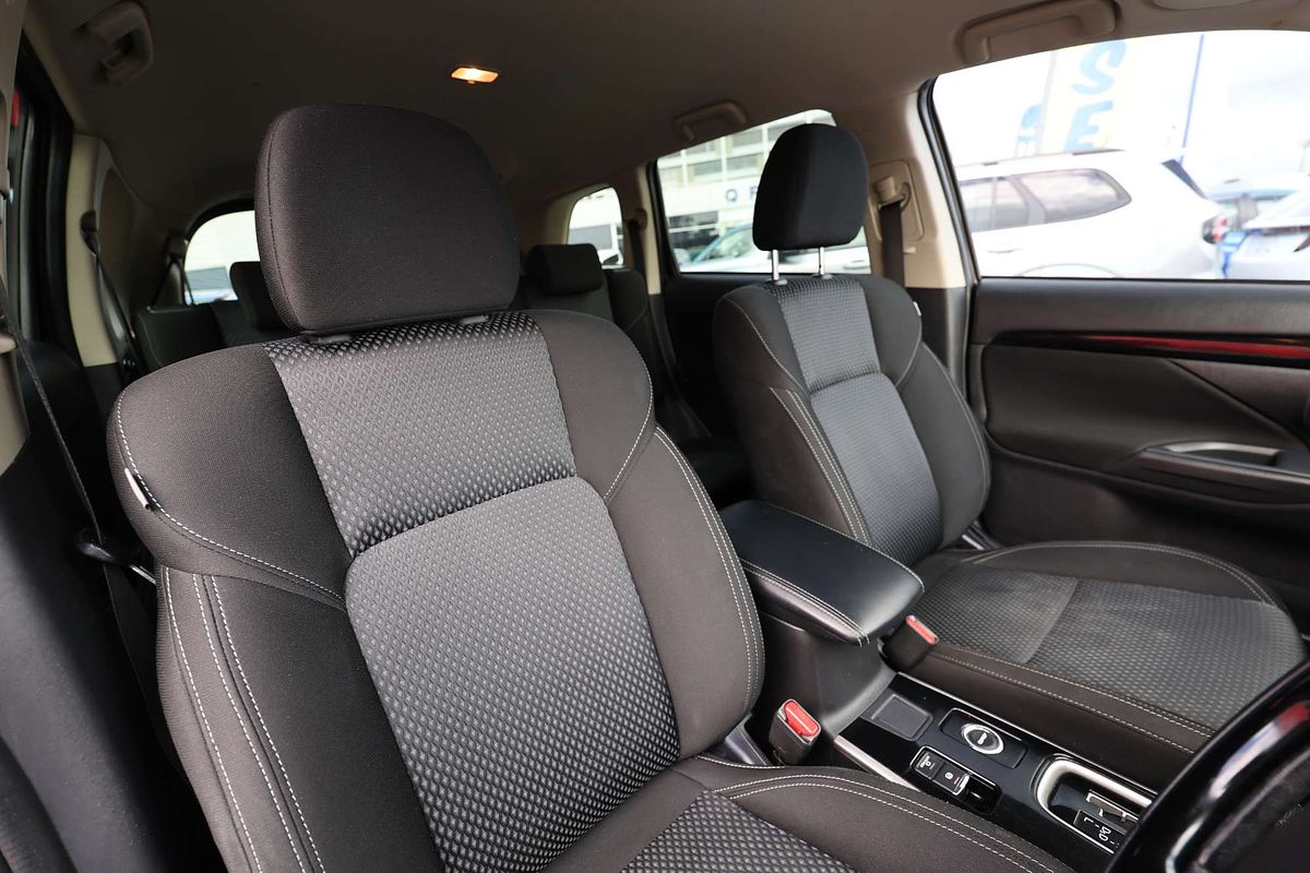 2021 Mitsubishi Outlander ES ZL