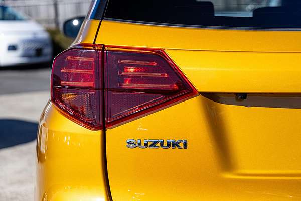2023 Suzuki Vitara Turbo Shadow LY Series II